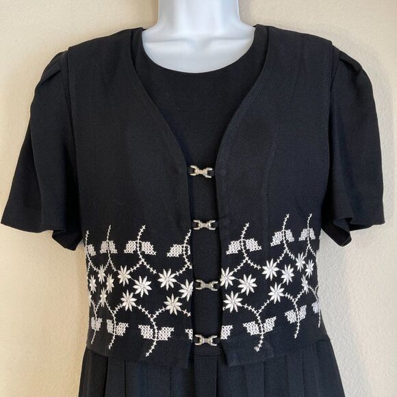 Periwinkle Black Midi Dress White Embroidery Empire Waist Vintage Size 12 - Picture 2 of 9